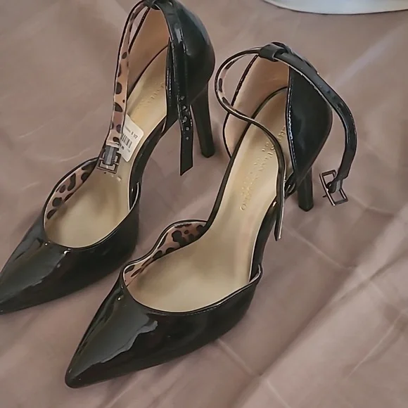 Heels - Picture 3 of 5